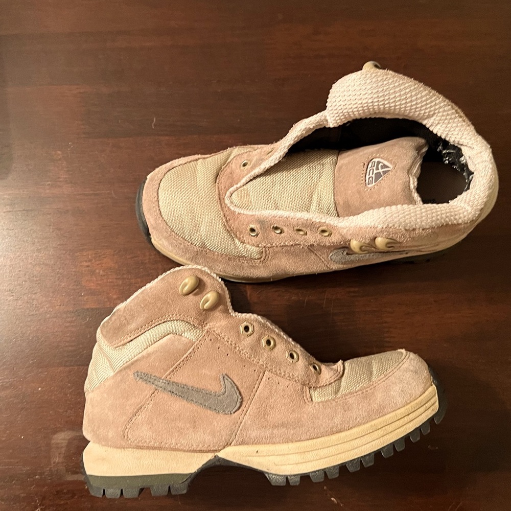 Nike hiking trail shoes